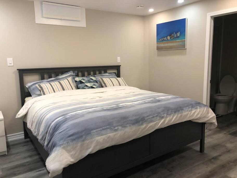 Entire Basement With 3 Bedrooms Niagara Bagian luar foto