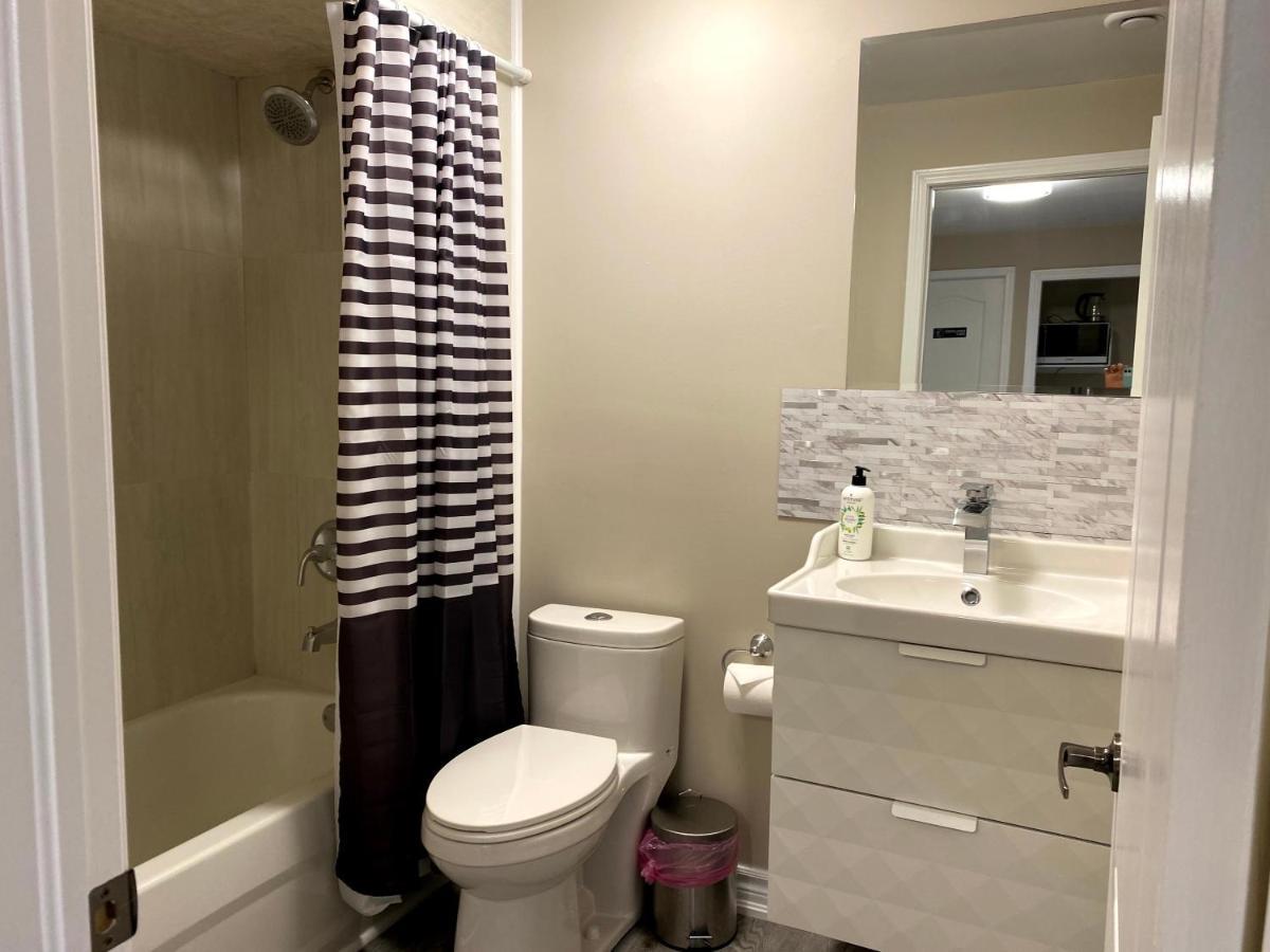 Entire Basement With 3 Bedrooms Niagara Bagian luar foto